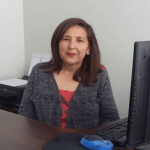 Imagen de la Directora General Carmen Ortiz en su oficina